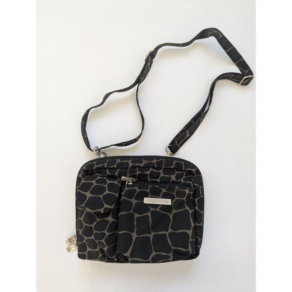 Baggallini Black Giraffe-Print Crossbody Bag
